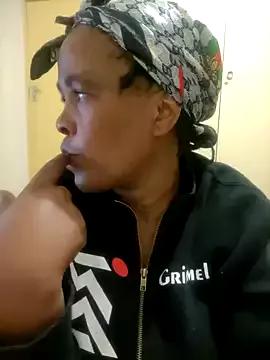 MilkBoobsxx82 from StripChat is Freechat