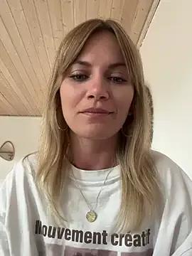 Milla__one from StripChat is Freechat