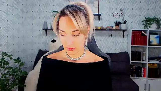 MillaXQueen from StripChat