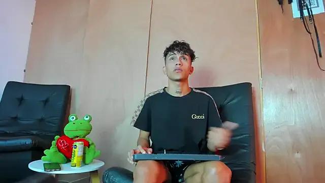 milo_crave from StripChat is Freechat