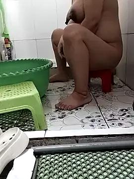 Mimi18x from StripChat