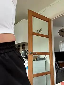 MimiMaee from StripChat is Freechat