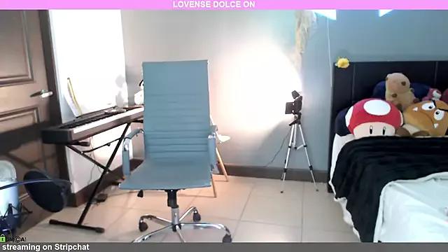 minarocket_ model from StripChat