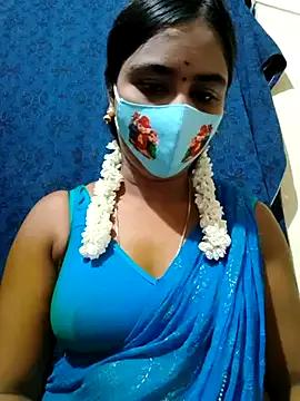 mini-queen from StripChat is Freechat