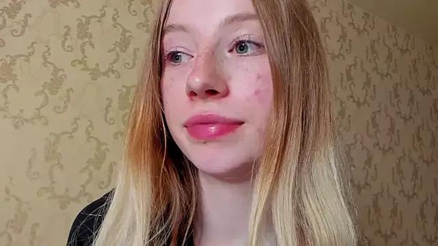 minidivaa_ from StripChat