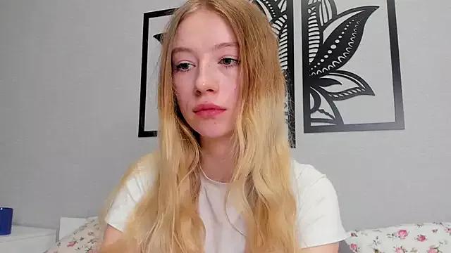 minidivaa_ from StripChat