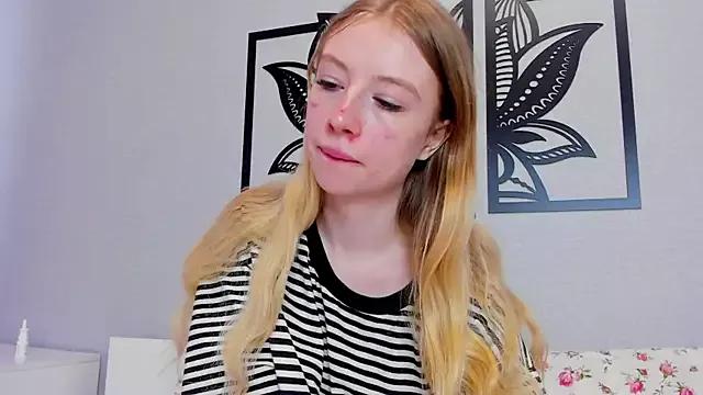 minidivaa_ from StripChat