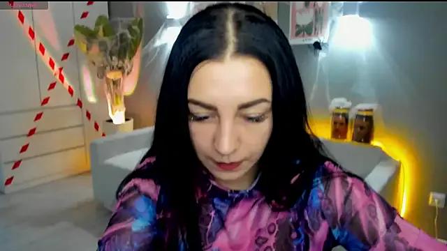 Mira_Harlow from StripChat is Freechat