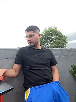 mirallesandbig from StripChat is Freechat