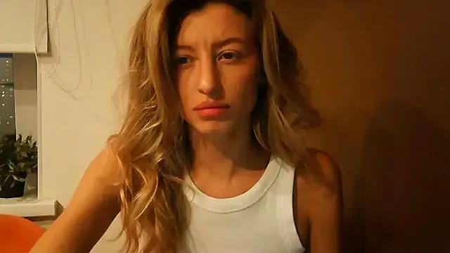 Miralyn from StripChat is Freechat