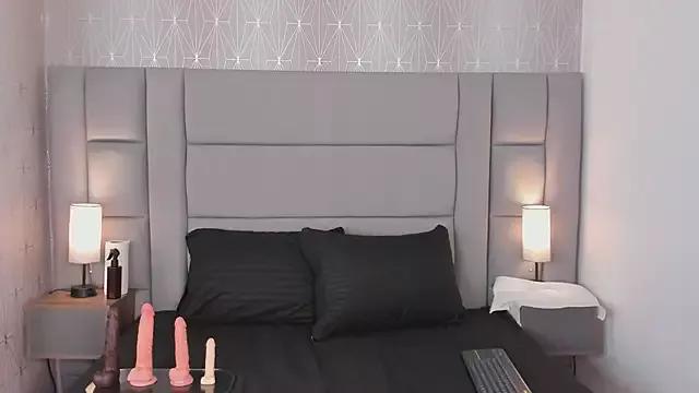 Miranda_becerra from StripChat is Freechat