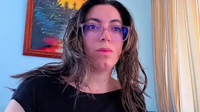 Miranda_sexlove_ from StripChat is Freechat