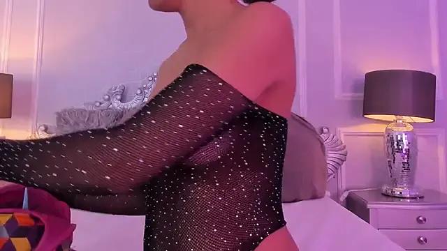 MirandaYork from StripChat is Freechat