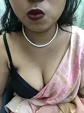 Miss-oly from StripChat is Freechat
