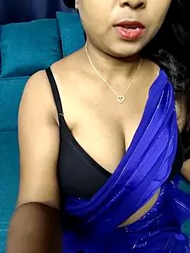 Miss-oly from StripChat is Freechat