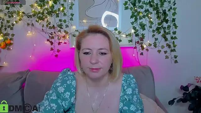 miss_lisaaa from StripChat is Freechat