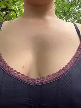 MissaLucy from StripChat is Freechat