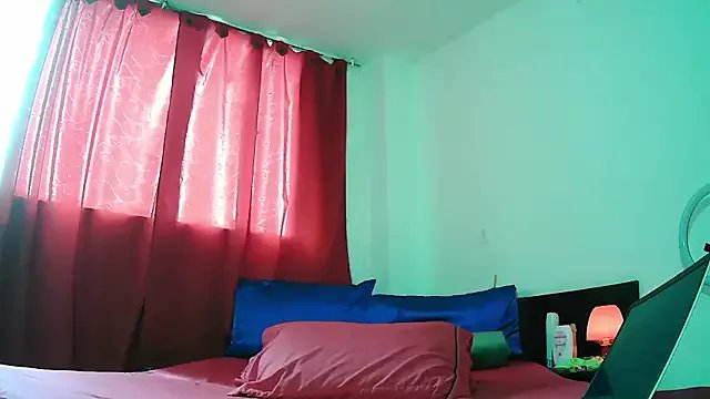 MissAsly on StripChat 