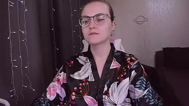 MissBrightShine from StripChat