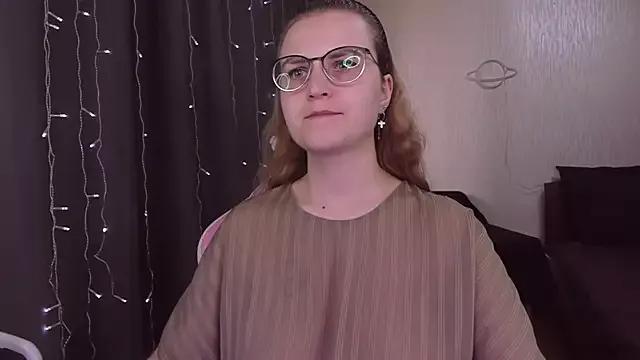 MissBrightShine from StripChat is Freechat
