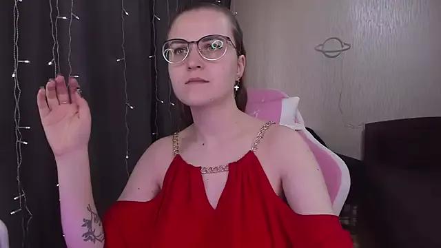 MissBrightShine from StripChat