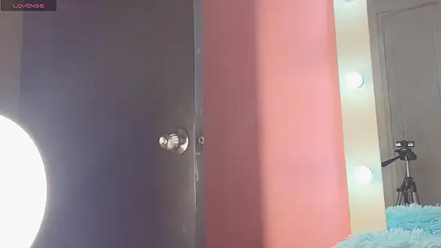 Missdionne_curly from StripChat is Freechat