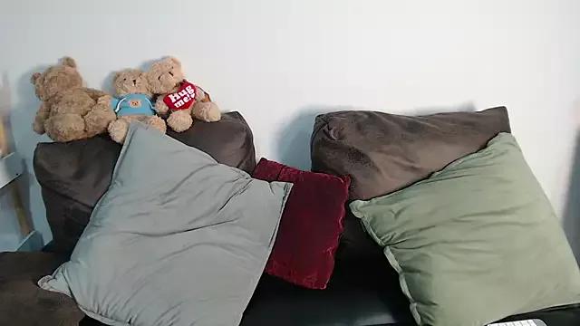 misslilypeach from StripChat is Freechat