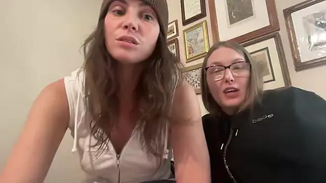 MissMaggie from StripChat is Freechat