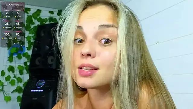 Misss_Vikk from StripChat is Freechat