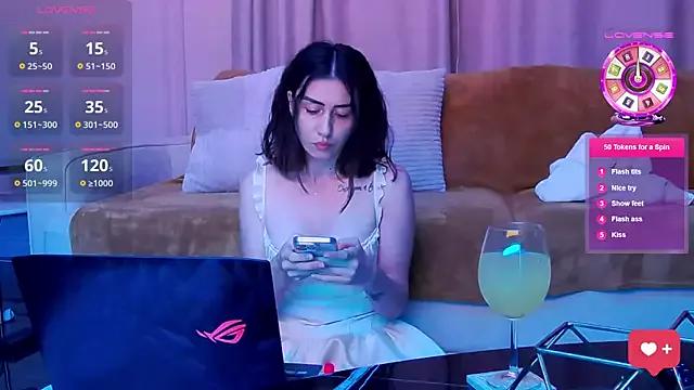 MissScarlettXO from StripChat is Freechat