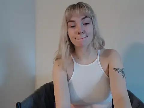 missxPOLLY from StripChat is Freechat