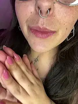 Mizztikaa from StripChat