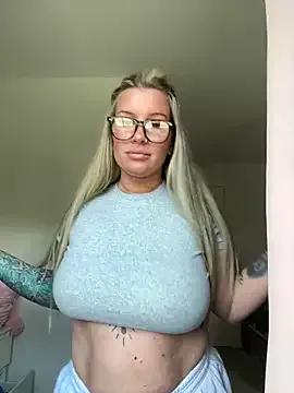Molly_slayy from StripChat