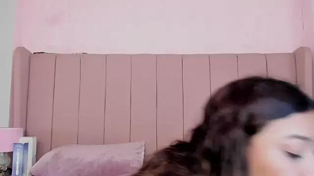 MollyBigBoobs12 from StripChat is Freechat