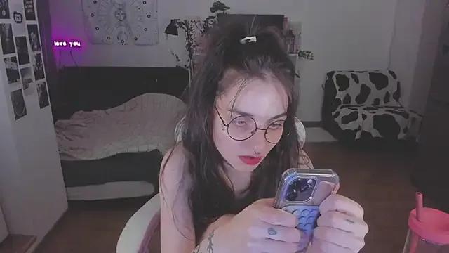 Mollydoorsis1 from StripChat