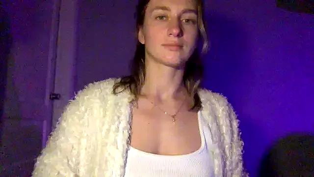 MollyHartX from StripChat