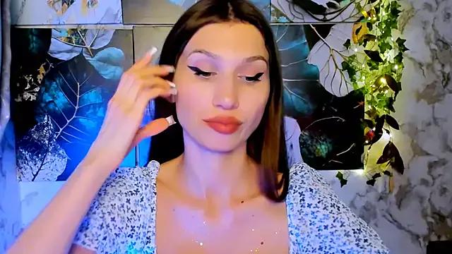 Mollyinyourmind from StripChat is Freechat