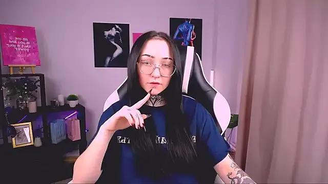 MollyKissy from StripChat is Freechat