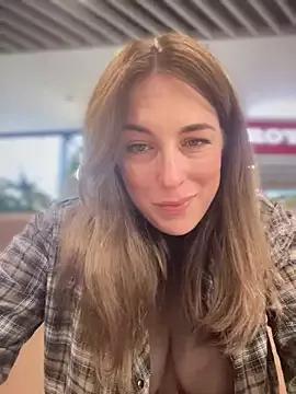 MommmyYummy from StripChat