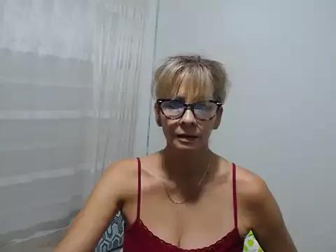 mommysexy16 from StripChat