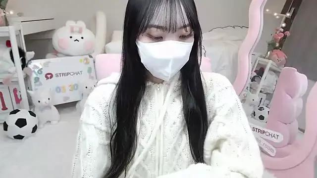 momo_room from StripChat