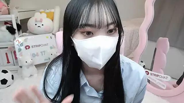 momo_room from StripChat