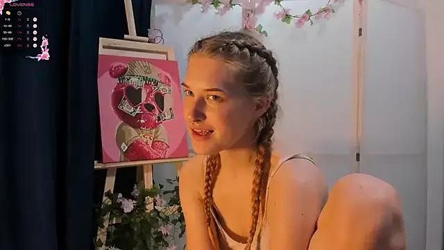 MonaBurrington from StripChat is Freechat