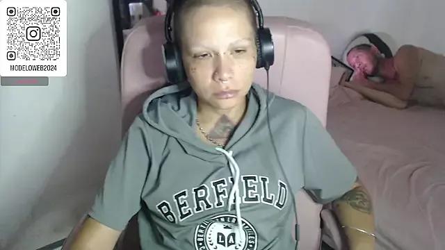 moon_cat85 from StripChat