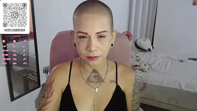 moon_cat85 from StripChat