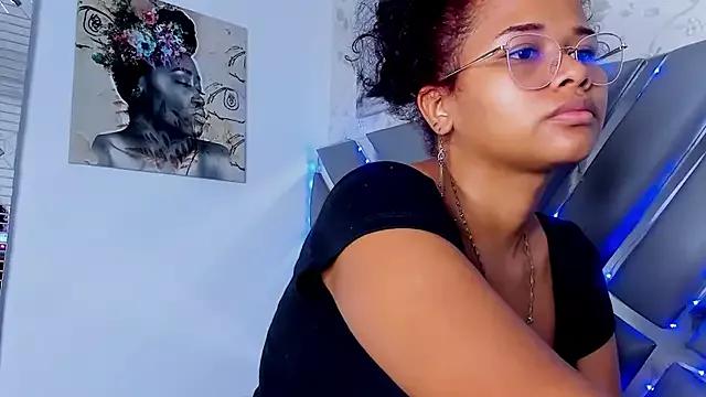 Moon_HoneyX from StripChat