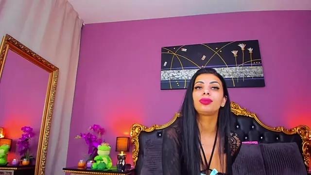MoonaMuslim from StripChat