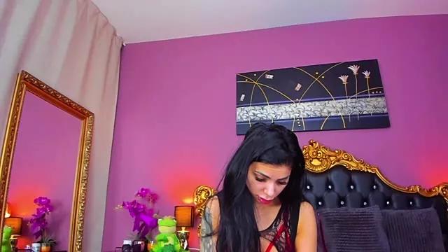 MoonaMuslim from StripChat
