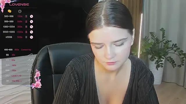 MoriGirl from StripChat is Freechat