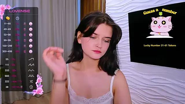 MoriGirl from StripChat is Freechat